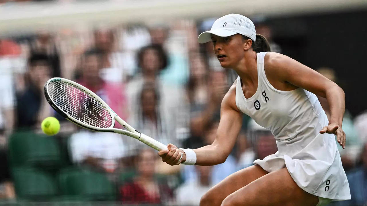 Wimbledon 2023 Iga Swiatek beats Petra Martic to stay on course, enters Round of 16 Tennis News