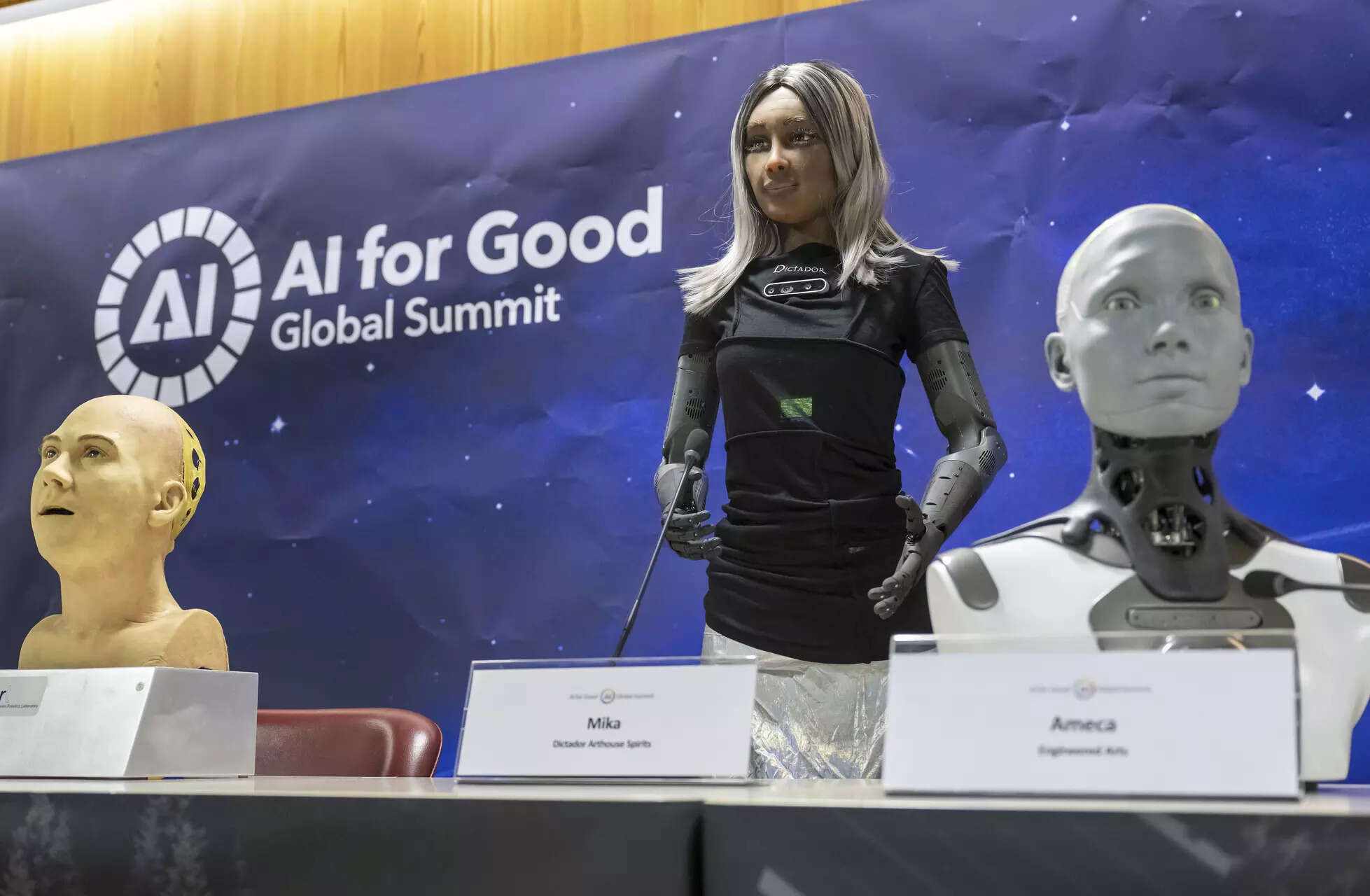 Humanoid Robots: Humanoid robots say they could be better leaders but will  not rebel against human creators - Times of India