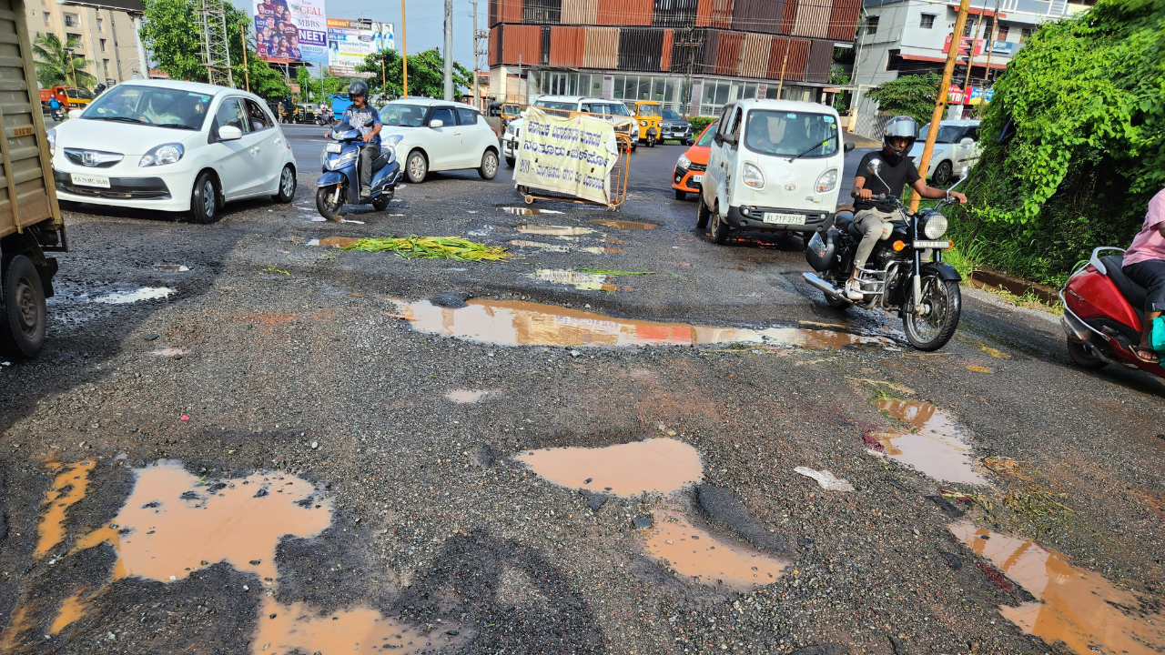 Heavy rains leave national highways riddled with potholes in Karnataka’s Dakshina Kannada district | Mangaluru News – Times of India