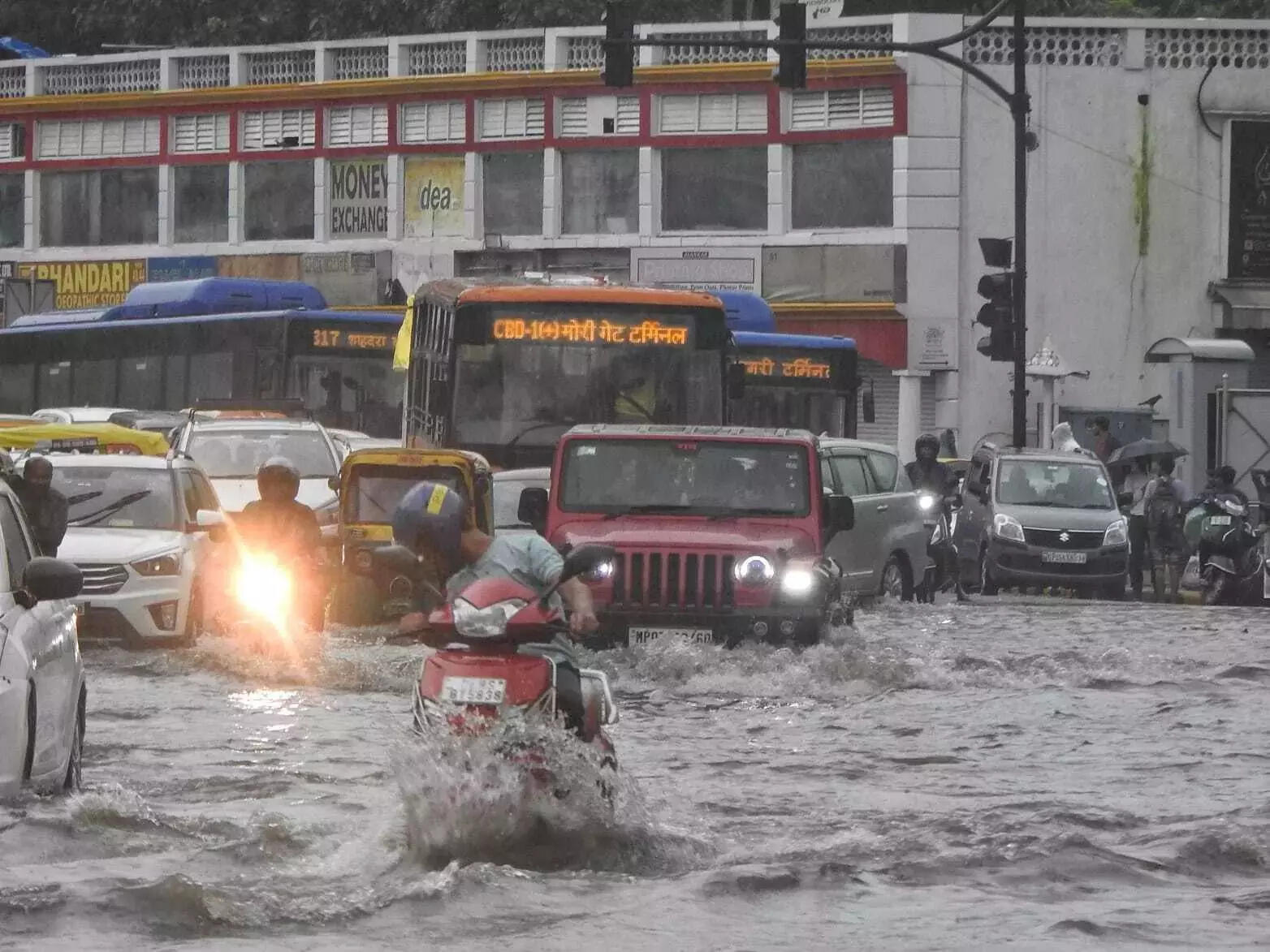 Heaviest 24-hour July rain in 41 years paralyses NCR, 6 dead
