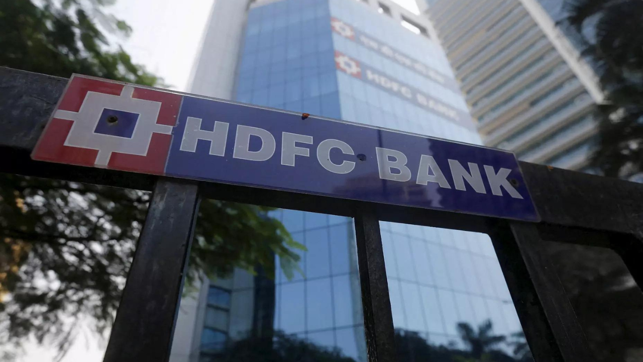 HDFC shares stop trading after 44 years