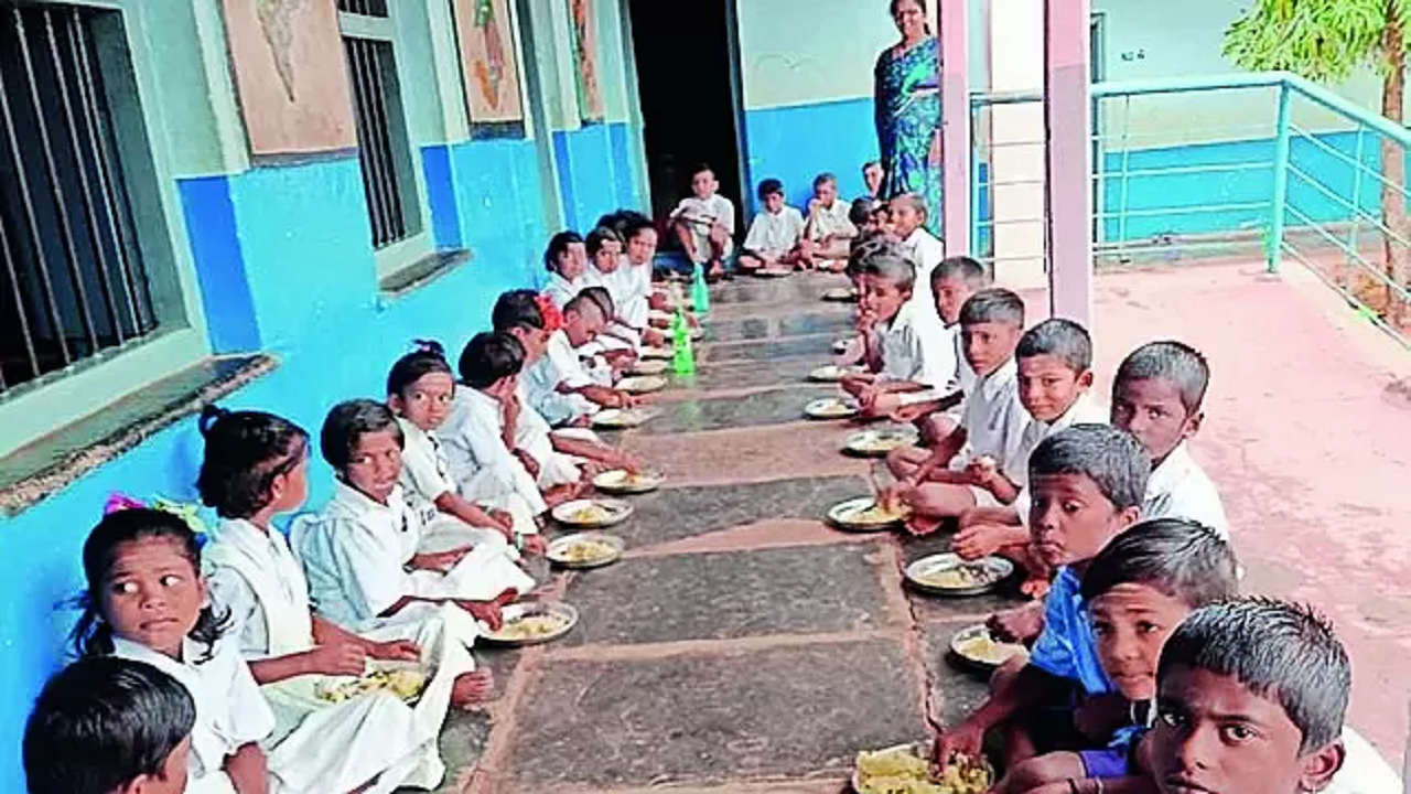 Midday Meal Scheme Hit As Veggie Prices Soar In Market | Hubballi News – Times of India