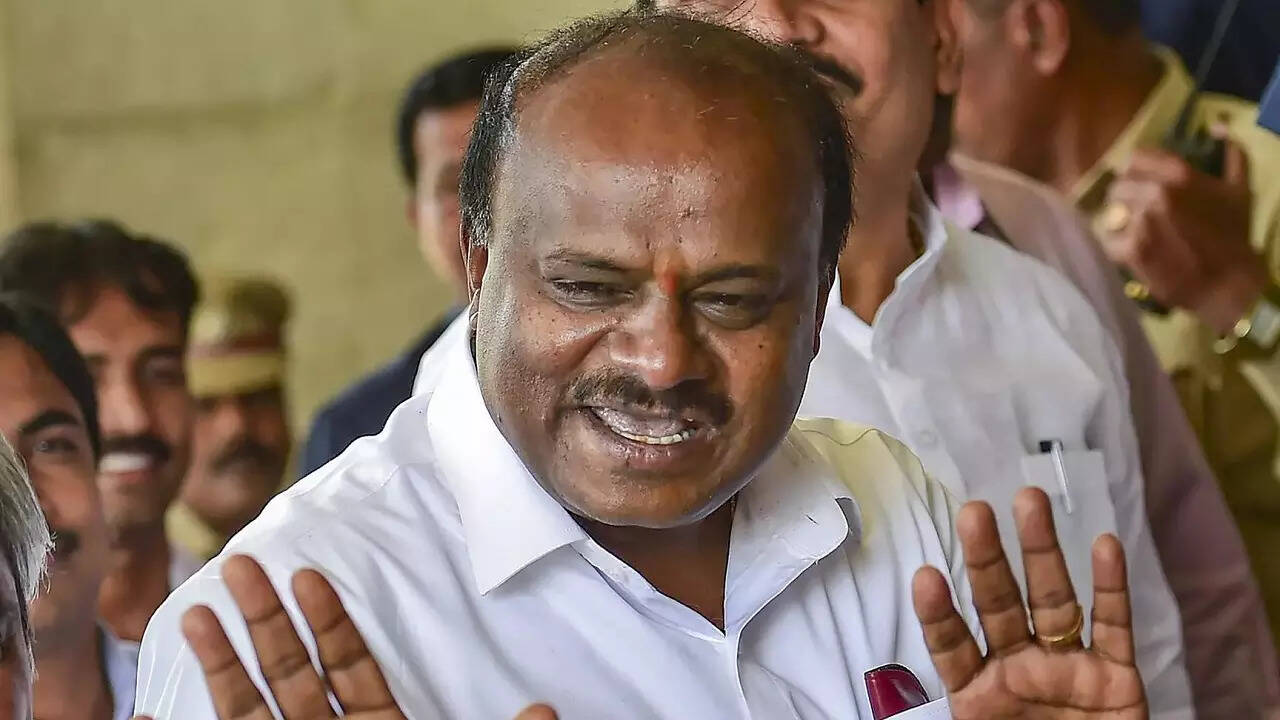 Buzz about Kumaraswamy becoming Karnataka LoP