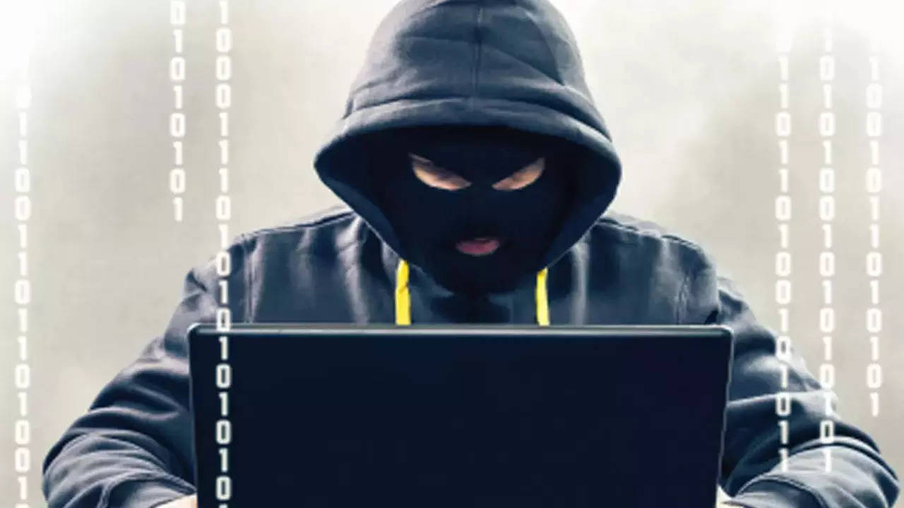 Housewife loses Rs 1L to cybercrooks in task scam | Pune News – Times of India