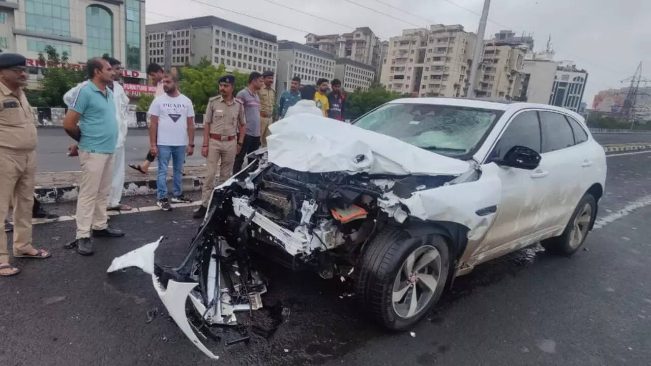 9 killed, 13 injured in accident on ISKCON flyover in Ahmedabad