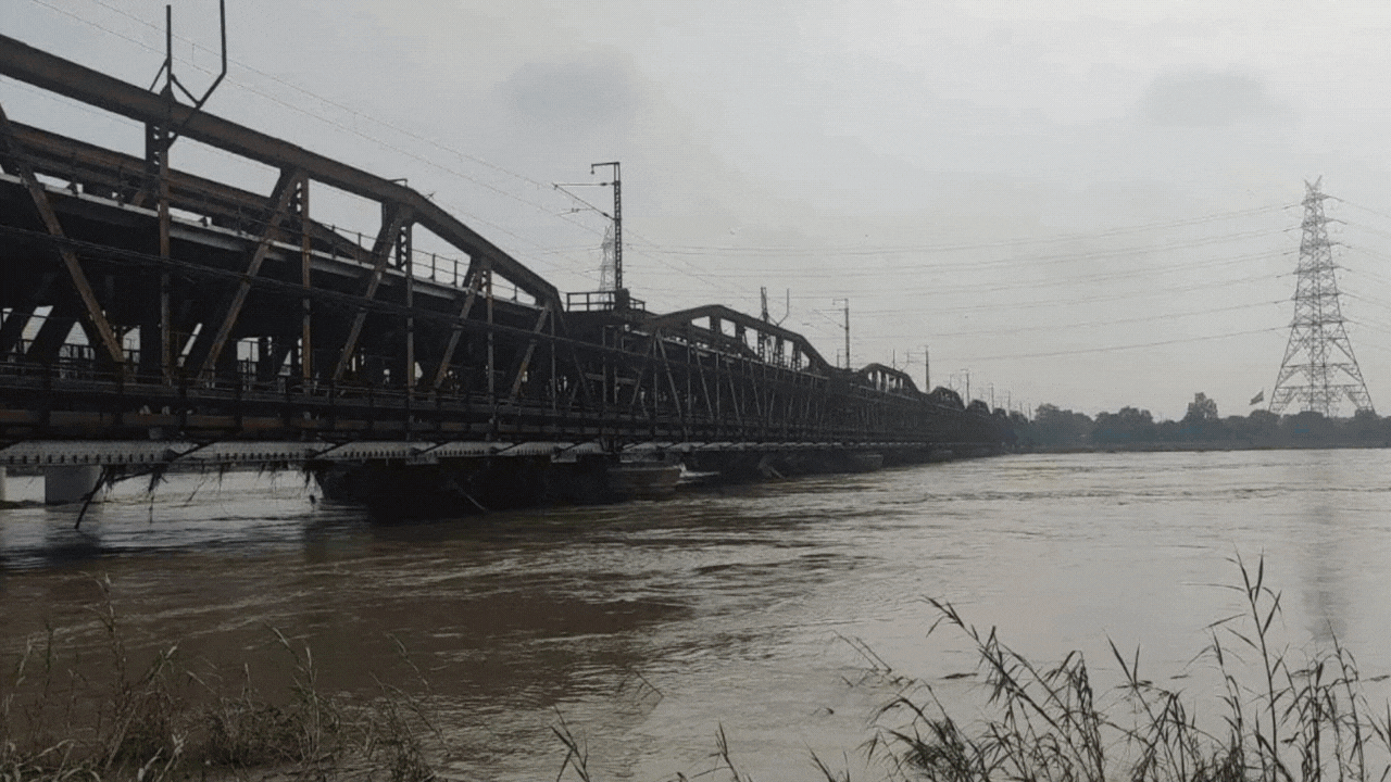 Delhi issues Yamuna rise warning as Hathnikund volume up