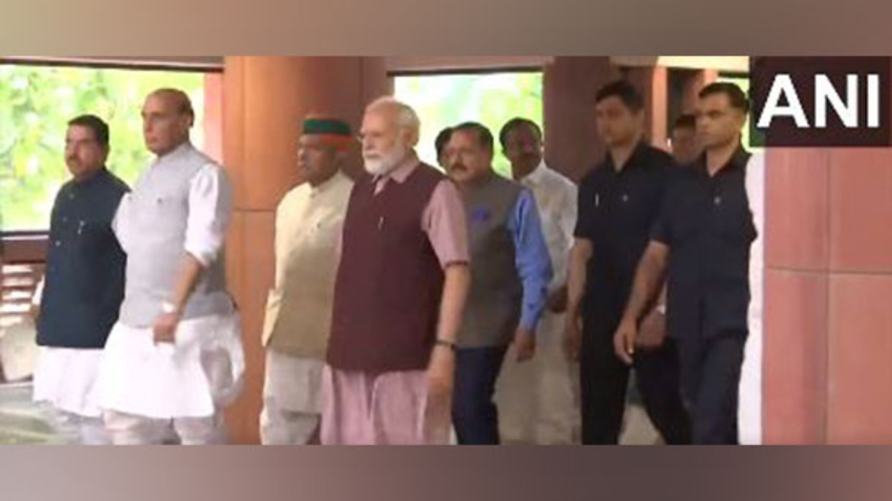 Nothing changes by adding India name, says PM Modi on oppn front