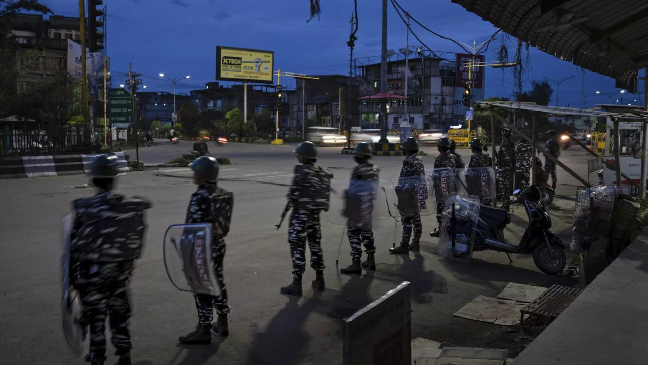 Manipur partially withdraws ban on broadband