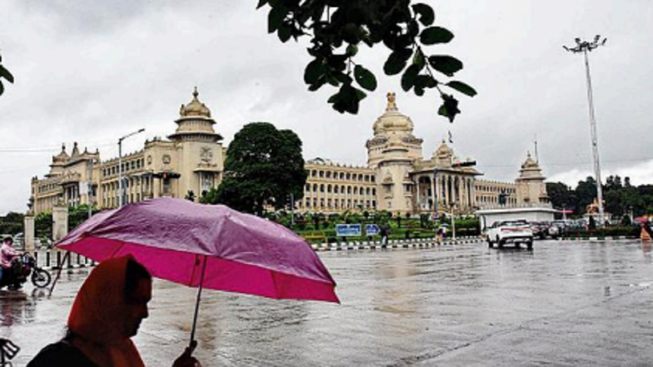 Heavy rain continues to lash parts of Karnataka, 7 dead in 1 week | Bengaluru News – Times of India