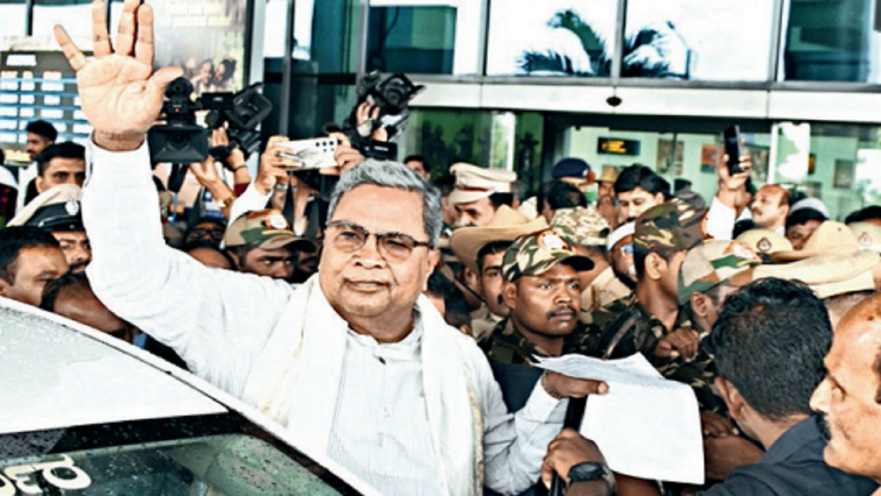 Karnataka: 11 MLAs complain in letter, Siddaramaiah & DKS say all is well