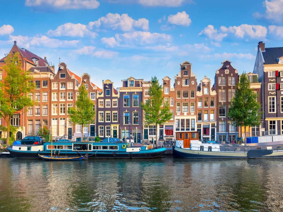 Amsterdam all set to put a ban on cruise ships operating in the city centre