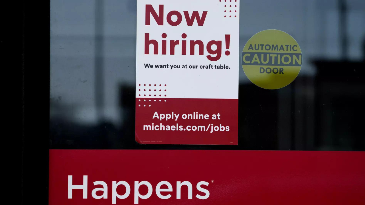 Weekly US applications for jobless benefits slide to lowest level in 5 months