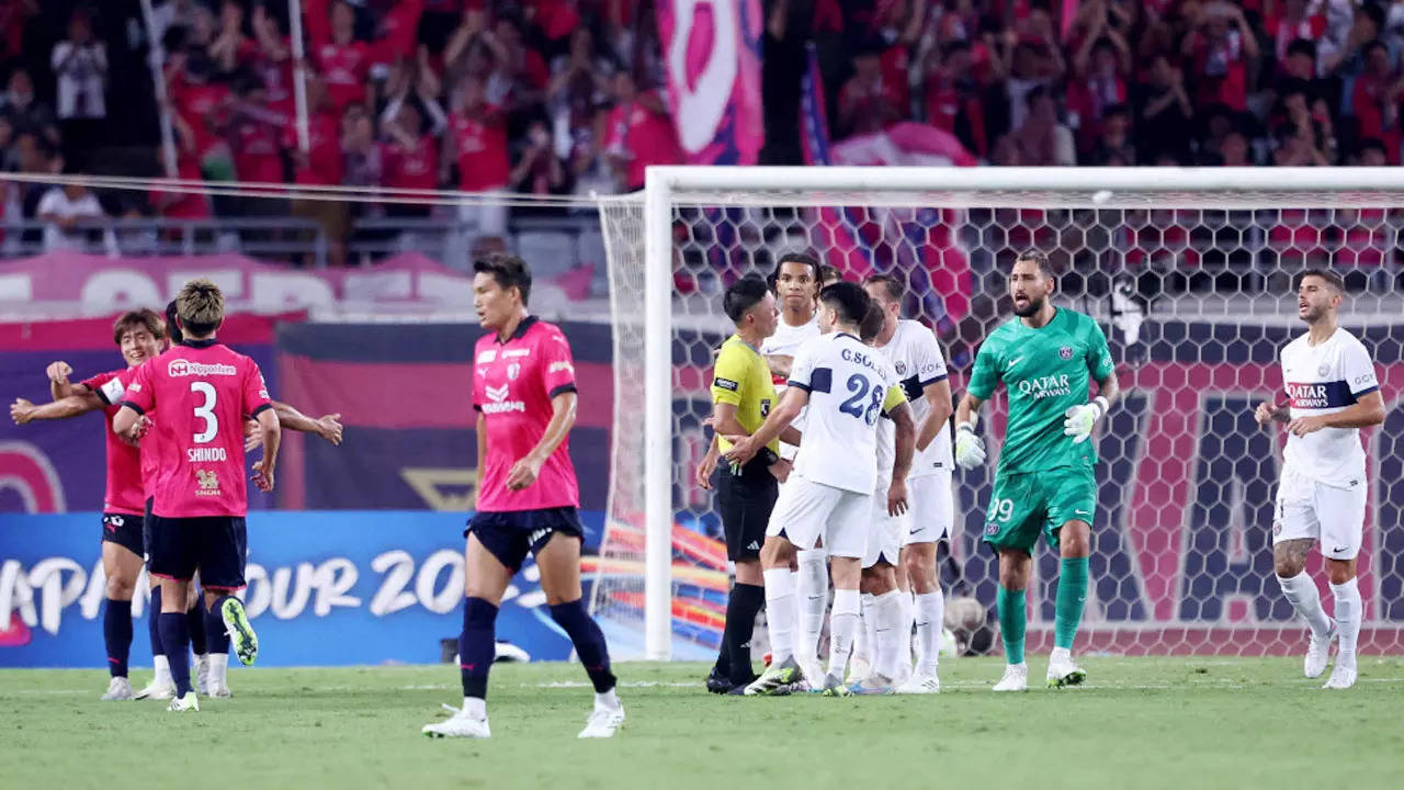 Shinji Kagawa strike hands PSG defeat in Osaka