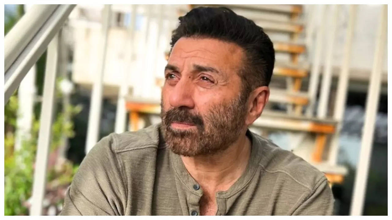 Sunny Deol Airtel Video Boy Sex - Sunny Deol jokes about male actors shaving body hair: I feel embarrassed,  like a girl | Hindi Movie News - Times of India