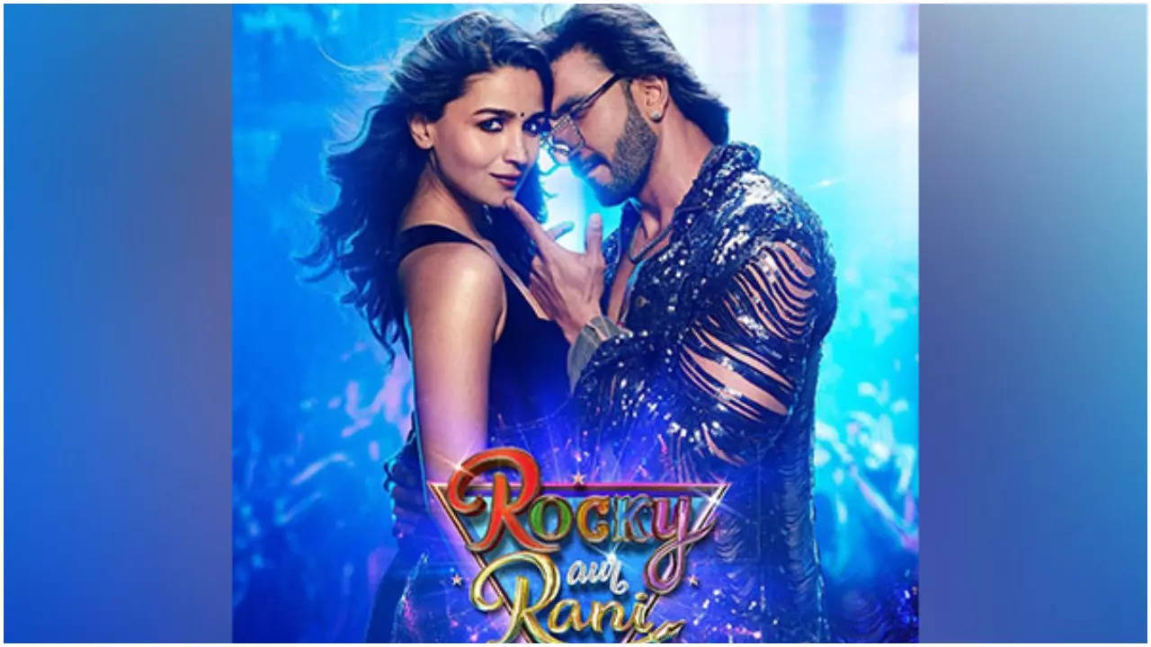 Ranveer Singh, Alia Bhatt's 'Rocky aur Rani Kii Prem Kahaani' enters Rs 300  crore club globally