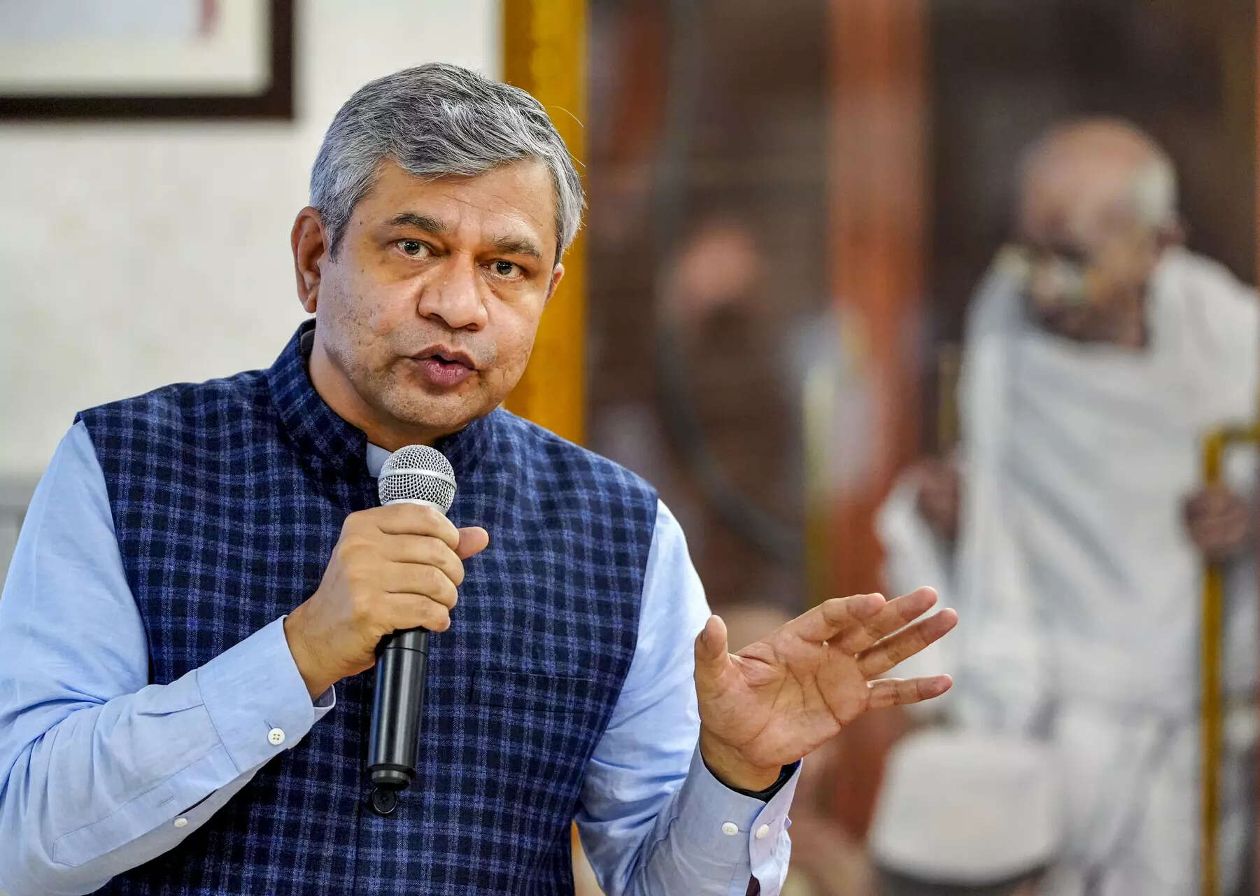 Railway minister Ashwini Vaishnaw to inaugurate Rajdhani Express with Tejas rakes Bhubaneswar