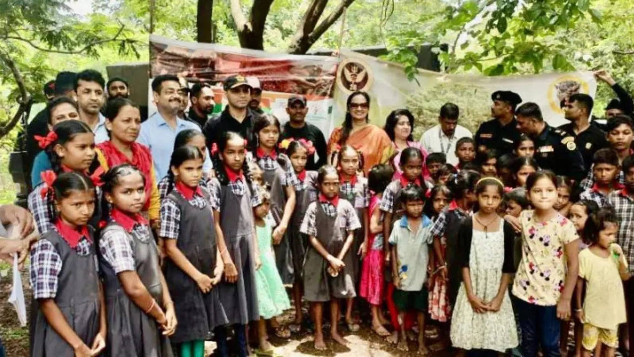 Navi Mumbai: NSG Commandos and NGO celebrate I-Day by planting 5000 saplings in Navi Mumbai | Navi Mumbai News – Times of India