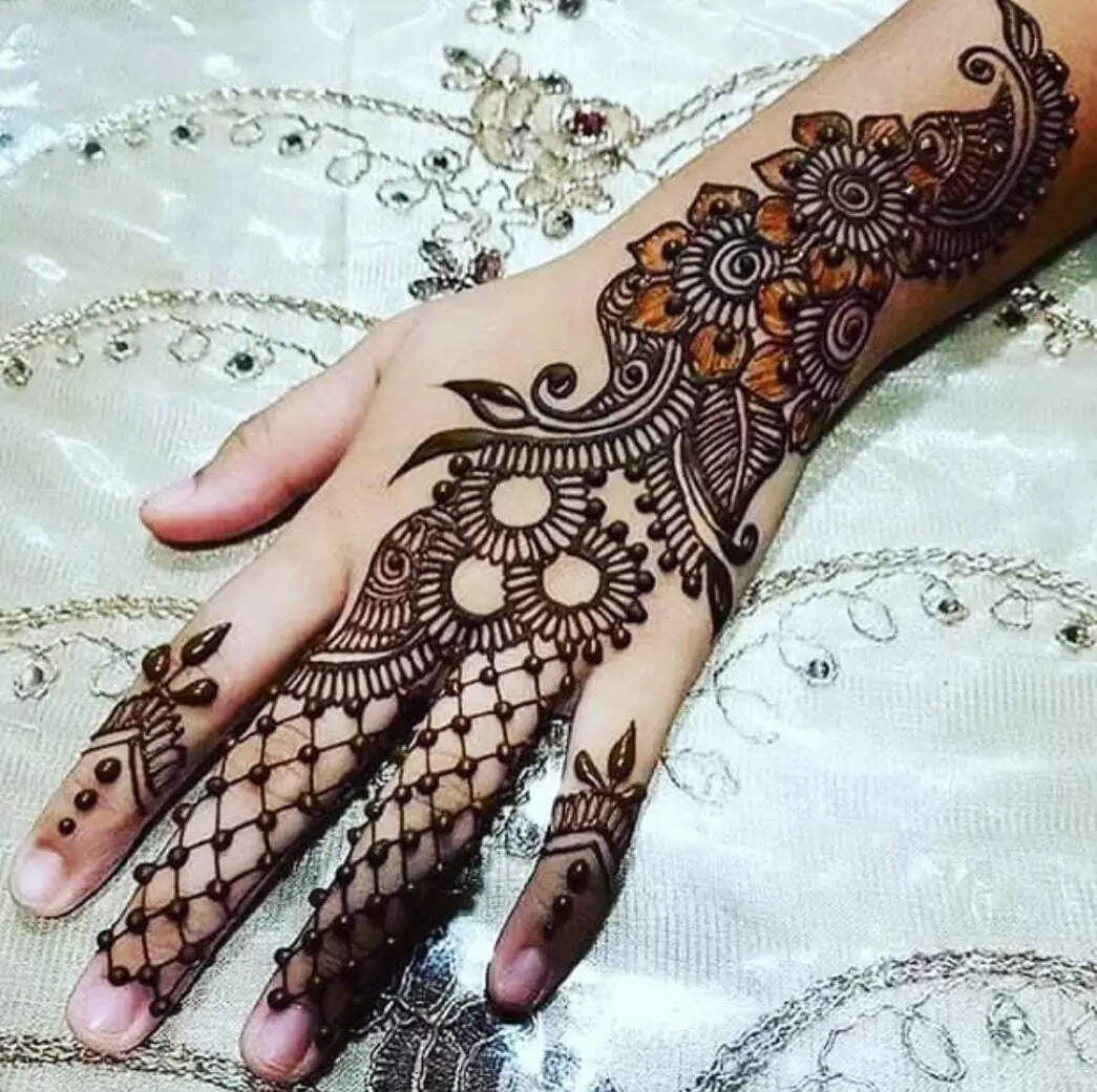 हरतालिका तीज मेहंदी डिजाइन - Teej Mehandi Design, Arabic Mehandi Design,  Simple Mehandi Design