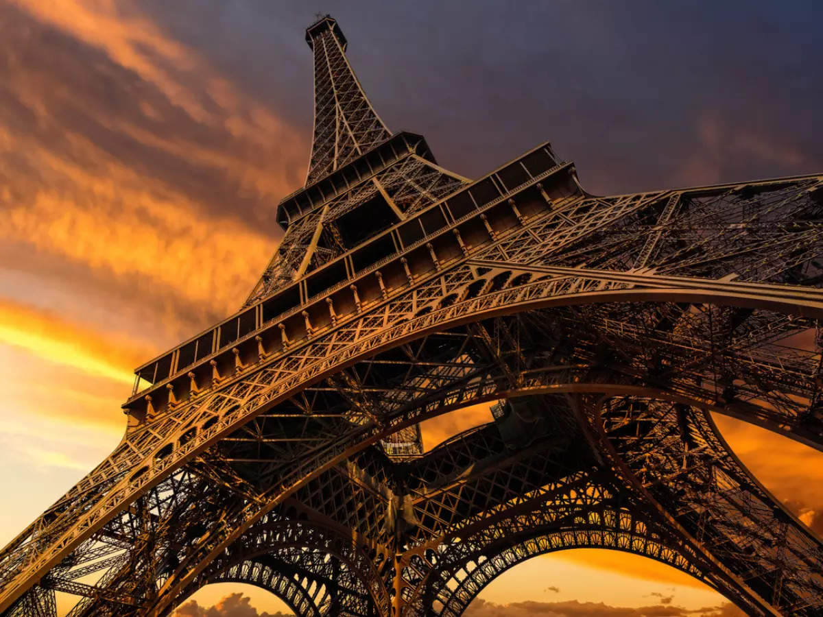 Bizarre travel: Drunk tourists get trapped and end up staying in Eiffel Tower overnight!