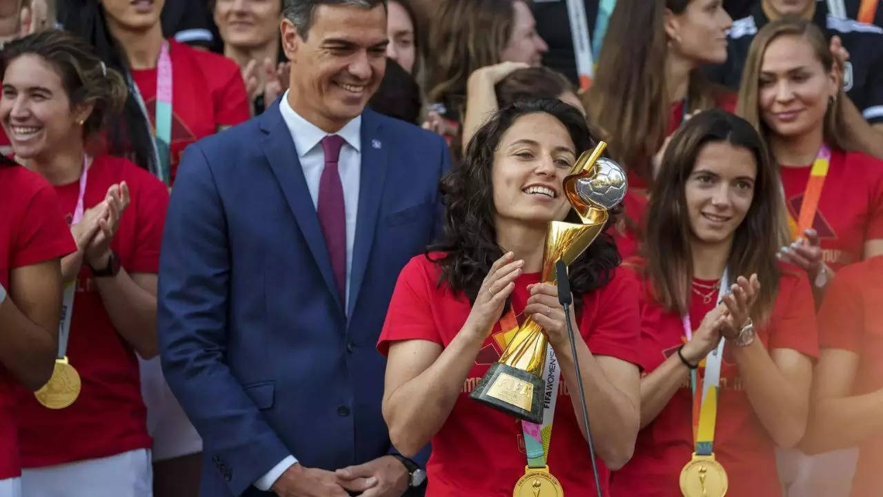 Luis Rubiales: Spain's acting prime minister criticizes federation head for  kissing player from World Cup champs - Times of India