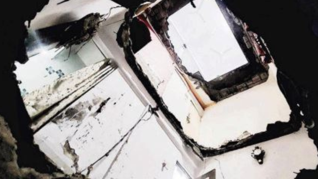 Two die and four severely injured as ceiling slab collapses in Nerul building | Navi Mumbai News – Times of India