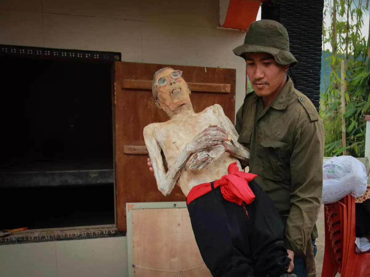 Indonesia: Torajan people and their unique funerary custom