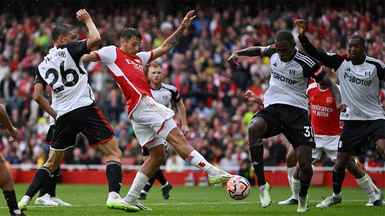 Arsenal held to 2-2 draw as 10-man Fulham grab late equaliser
