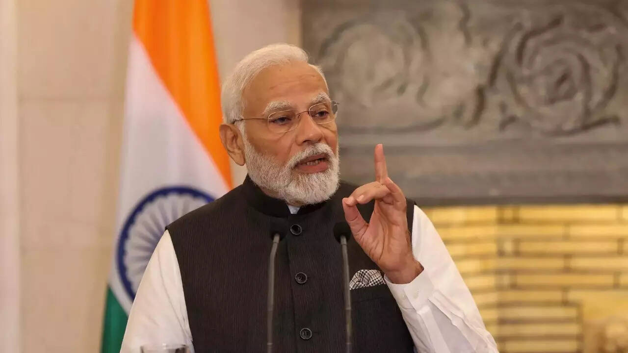 In investment pitch, PM invokes &lsquo;mutual trust&rsquo;, takes aim at China