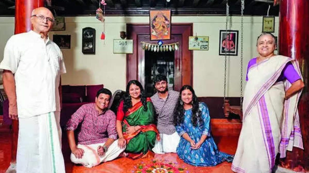 Udayavarma Raja with his family at Ayanchery Kovilakam at Purameri 