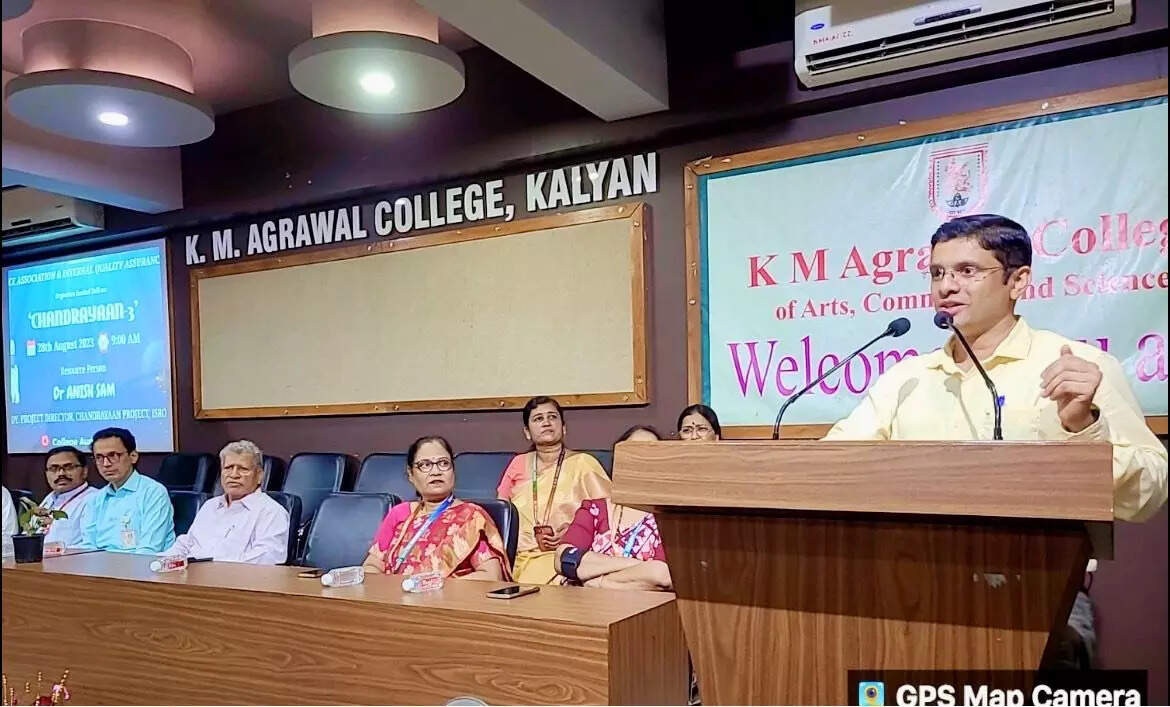 Kalyan based college felicitated ISRO scientist over successful mission of Chandrayaan-III – Times of India