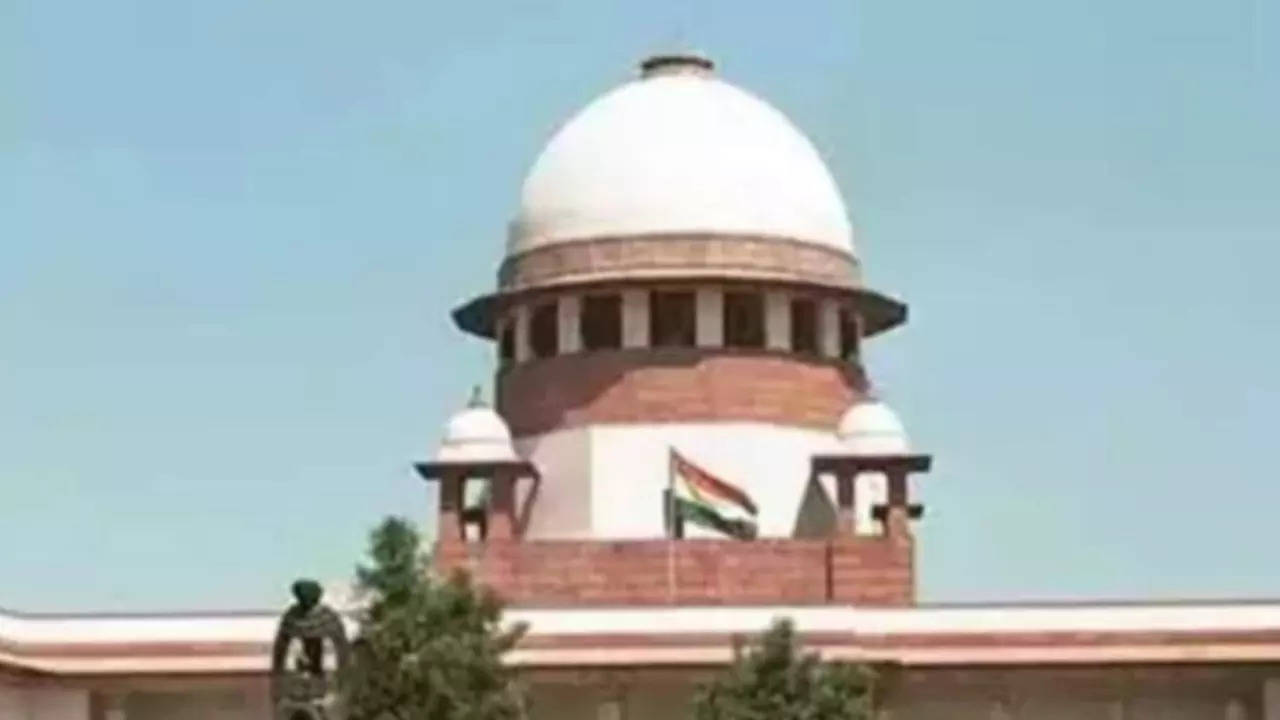 Child born outside marriage has right to parents’ property: SC