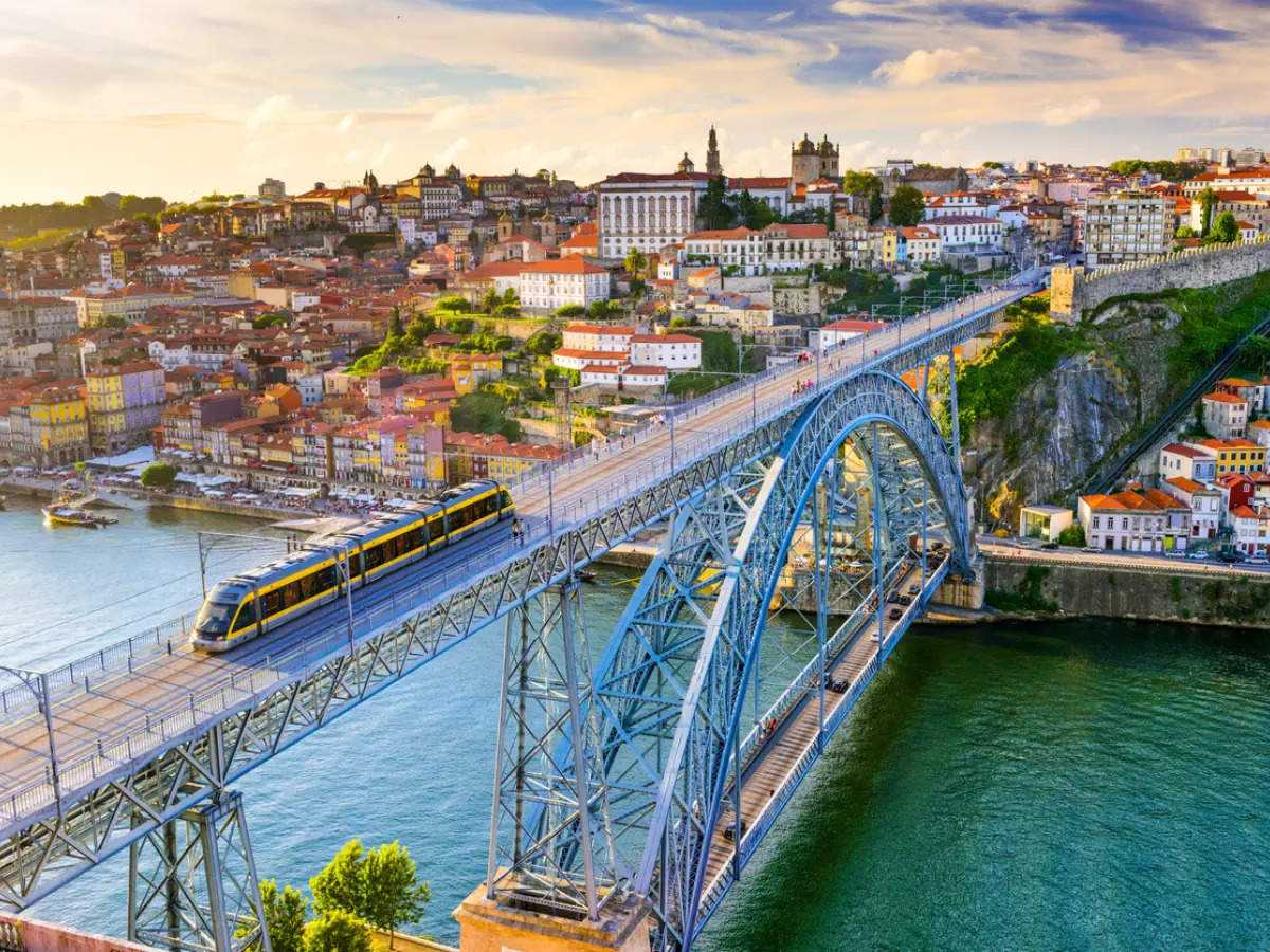 Portugal’s new unlimited monthly rail pass will let you explore the coast for less than INR 4,481!