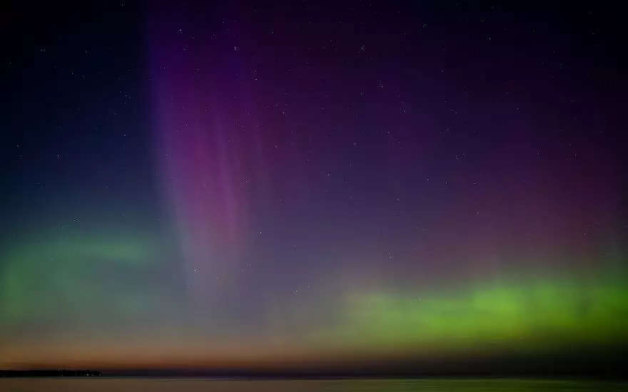 Earth gets hit by a Geomagnetic storm, sparks ethereal auroras in the USA!