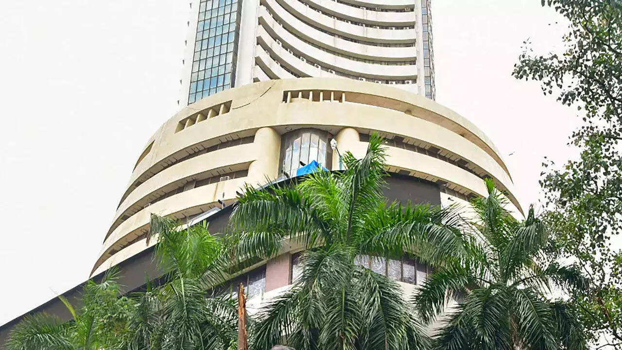 Sensex, Nifty end higher on hopes of Fed rate pause, China stimulus