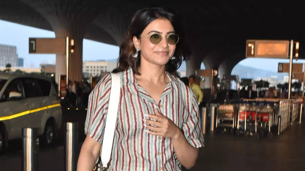 Samantha Ruth Prabhu spotted at the Mumbai airport Media