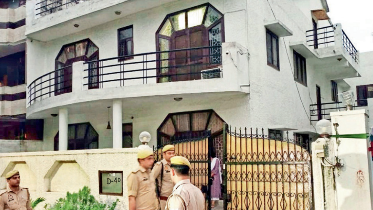Noida shocker: 62-year-old husband kills lawyer wife, hides in home for 16 hours
