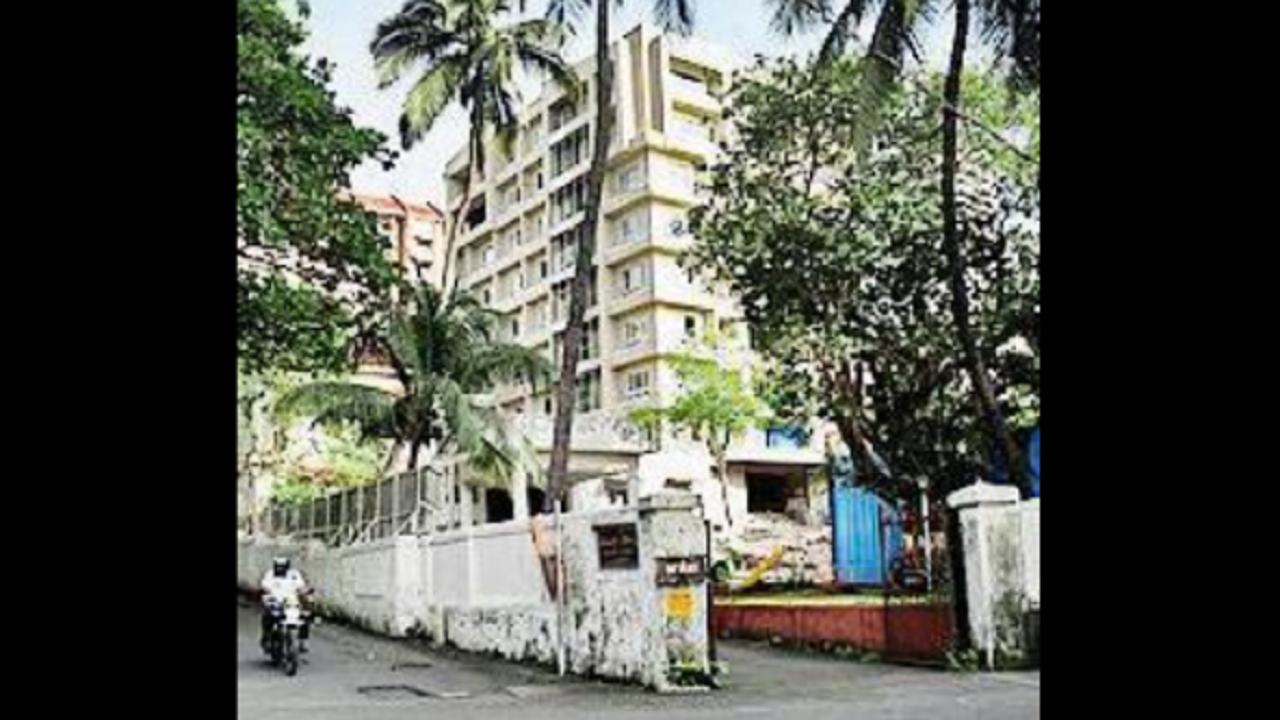 Mumbai bungalow to give way for netas’ luxury flats | Mumbai News – Times of India