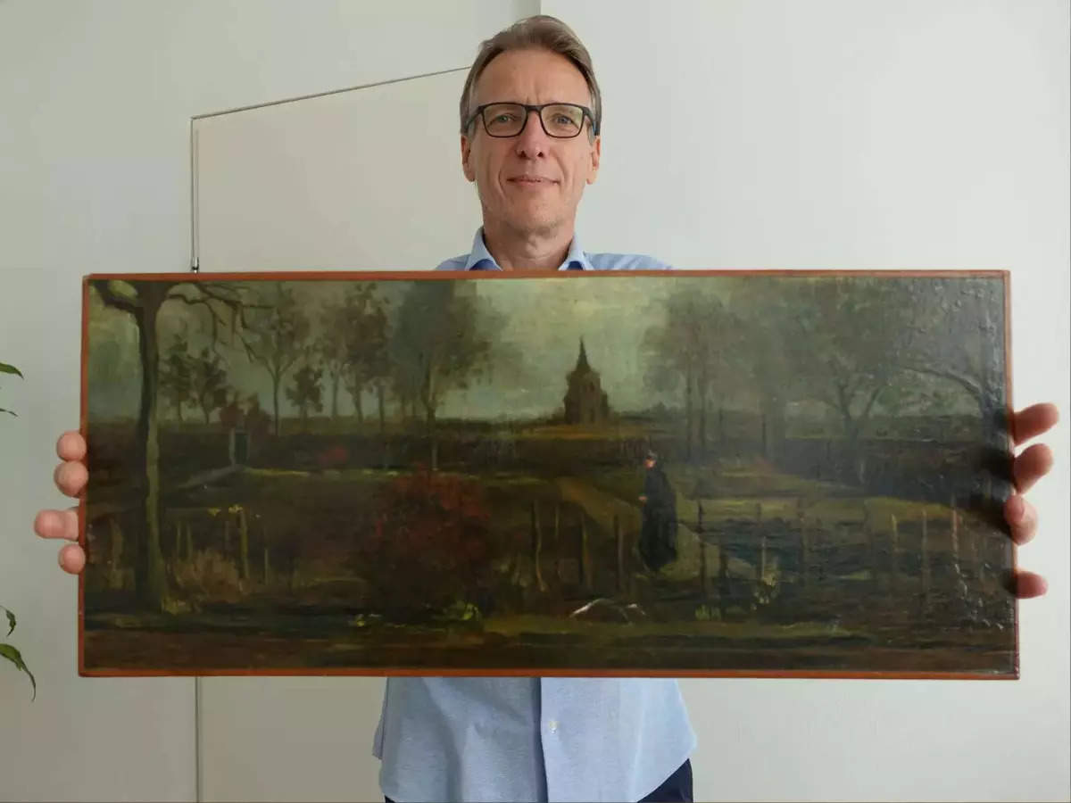 Stolen Vincent van Gogh painting, worth more than INR 50 crore, returned in a bag!