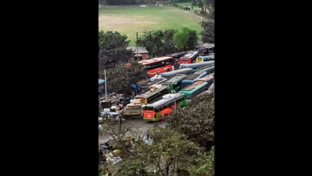 Kolkata: Bus shelters at 5 sites till city centre parking lot is ready