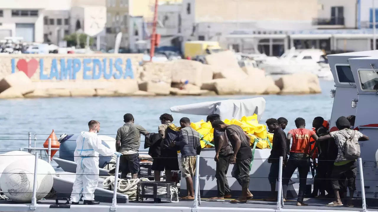 Italy mulls new migrant crackdown as talk turns to naval blockade to prevent launching of boats