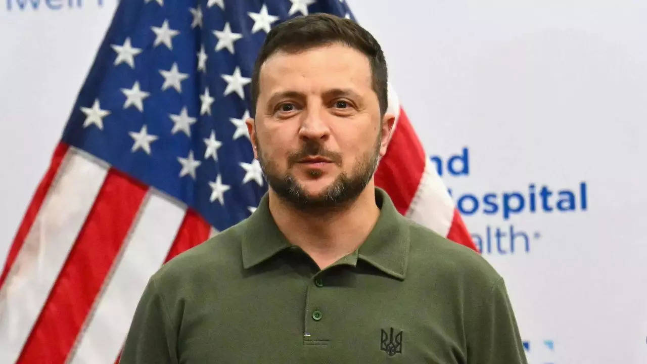 'Stay strong': Zelensky visits wounded Ukrainian soldiers in New York