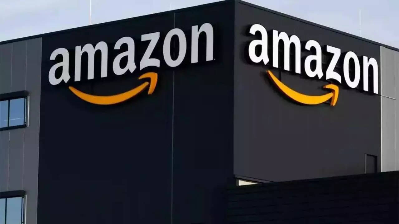 Amazon plans to hire 250,000 US workers for holiday season