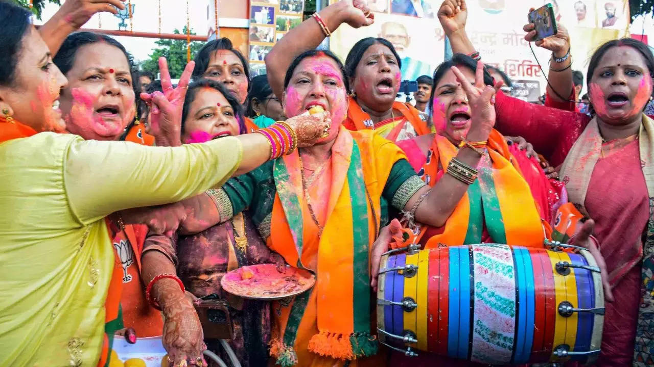 महिला आरक्षण विधेयक: भाजपा महिला मोर्चा की दिल्ली इकाई ने महिला आरक्षण विधेयक पेश करने के लिए प्रधानमंत्री को धन्यवाद दिया |  भारत समाचार
