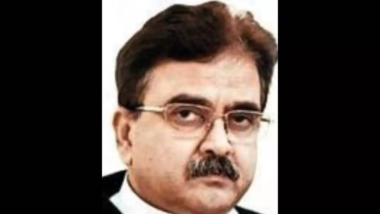 Resign & join politics, TMC tells HC judge after Bhaipo remark