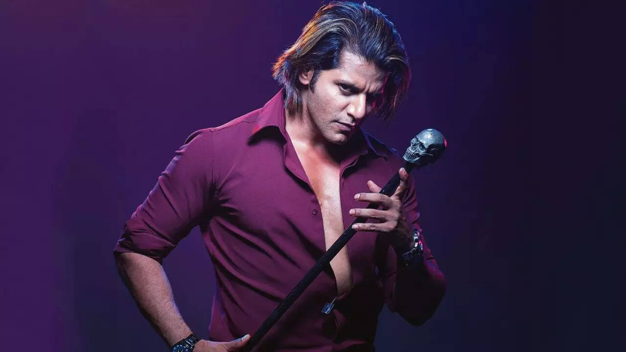 Karanvir Bohra has an emotional breakdown, Megha Dhade fights for captaincy  in Bigg Boss 12 - Times of India