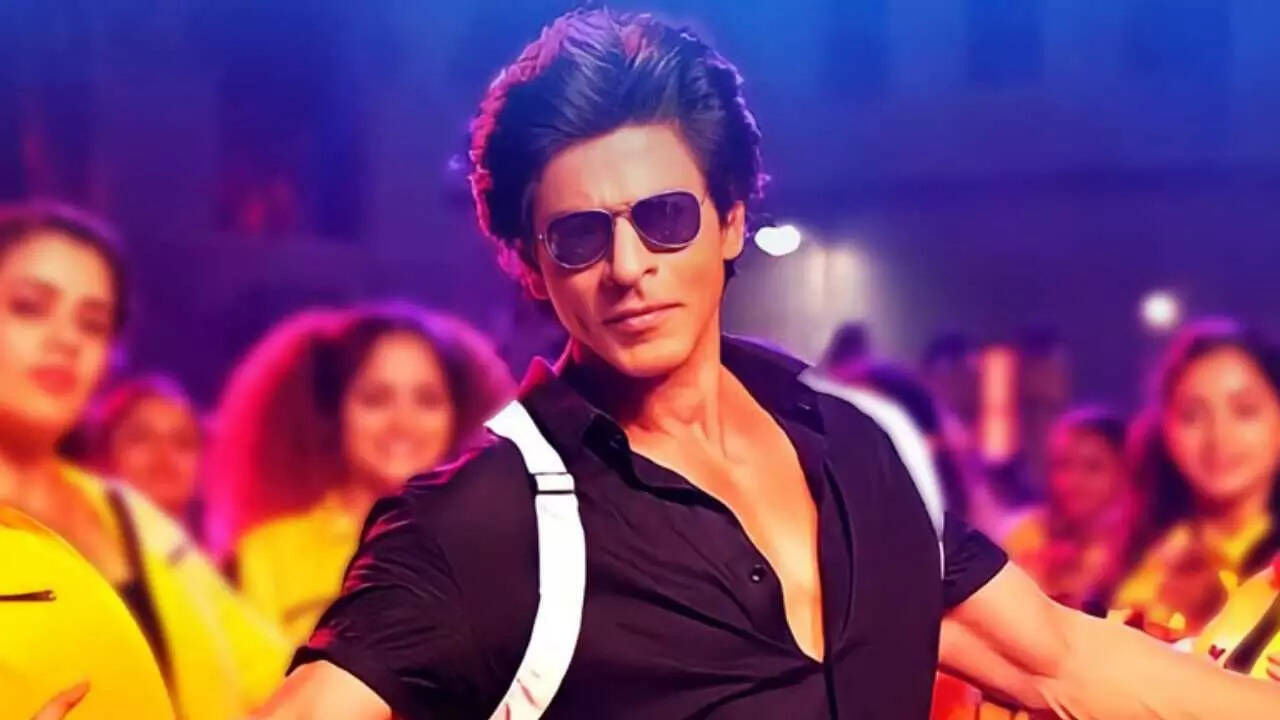 HERE’S what Shah Rukh Khan has to say to a fan who wants to get married inside Mannat | Hindi Movie News