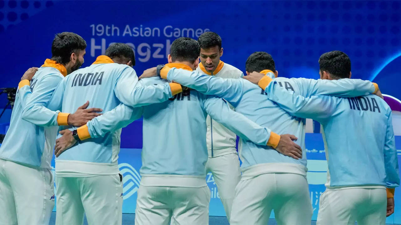 India sign off with first-ever badminton team silver after losing to China