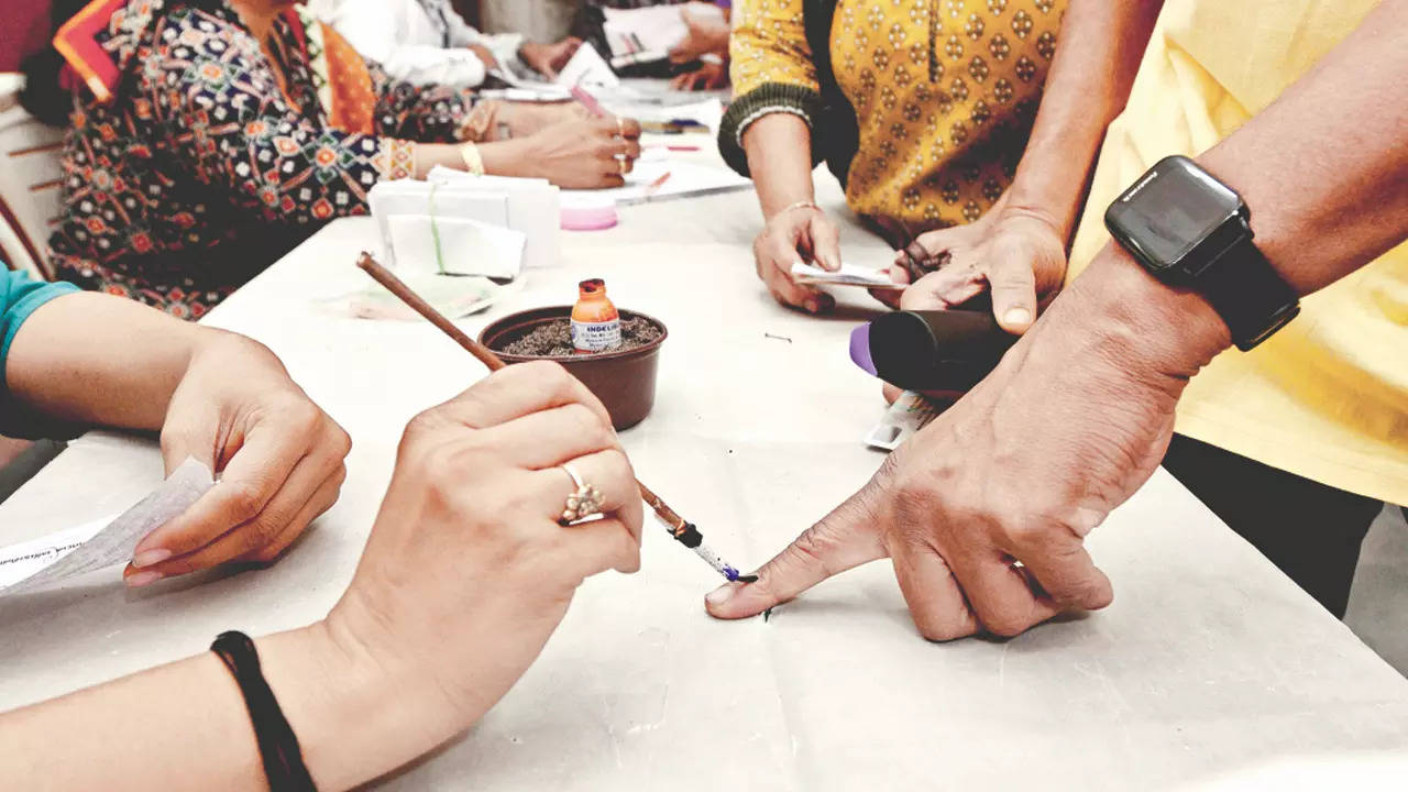 2,359 gram panchayats in Maharashtra to go to polls on November 5 | Kolhapur News – Times of India