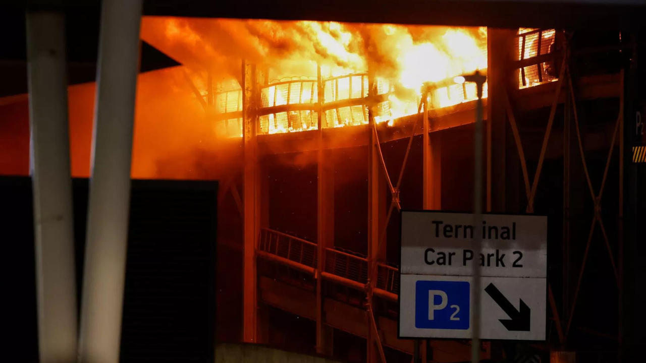 London Luton airport suspends flights due to fire in car park