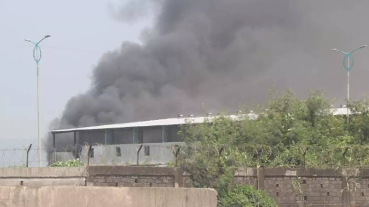 Navi Mumbai: Fire breaks out at JNPT SEZ godown in Uran | Navi Mumbai News – Times of India